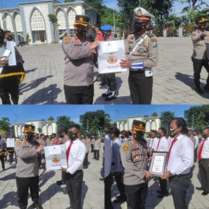 Puluhan Anggota Polres Gresik Terima Penghargaan