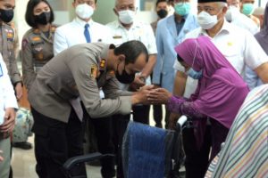 Kapolres Malang dan Forkopimda Antar Kepulangan Vicky Aremania Sidoarjo yang Dirawat di RSUD Kanjuruhan