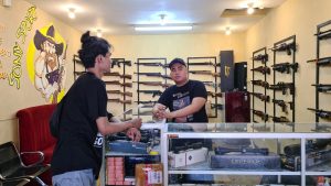 Jelang Nataru, Polrestabes Surabaya Awasi Distribusi Senapan Angin