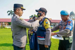Optimalisasi Kinerja, Kapolres Jombang Distribusikan Perlengkapan Bhabinkamtibmas