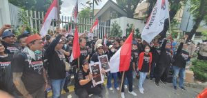 Kemensos Digeruduk Massa, Aliansi IPWL Sosial Indonesia: Risma Ngumpet