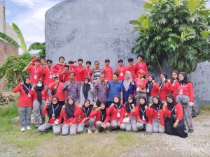 Penyuluhan dan Green Action Poltekes Kemenkes Surabaya di RW15 Kel. Medokan Ayu Surabaya