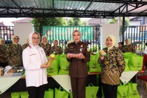 Hari bakti Adiyaksa ke 64 tahun dan HUT ke  XXIV Ikatan Adhyaksa  Dharmakarini Kejaksaan Tinggi Daerah Istimewa Yogyakarta (DIY) adakan Basar Murah
