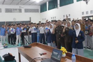 Kejaksaan Tinggi DIY Kunjungi SMA Negeri 1 Yogyakarta Beri Penyuluhan Agar Pelajar Bersikap Jujur, Disiplin Dan Taat Aturan
